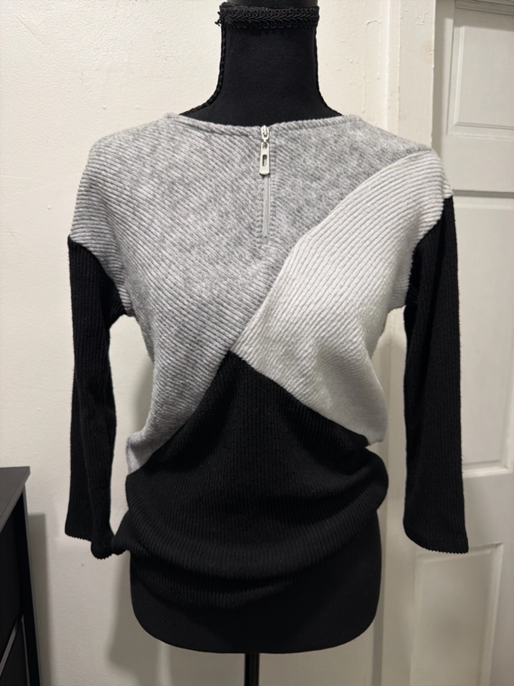 Colorblock Black and Gray Women's Pullover Sweater